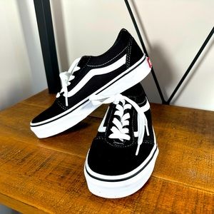 Vans Kids Suede/Cancas Old Skool Sneakers, size 2